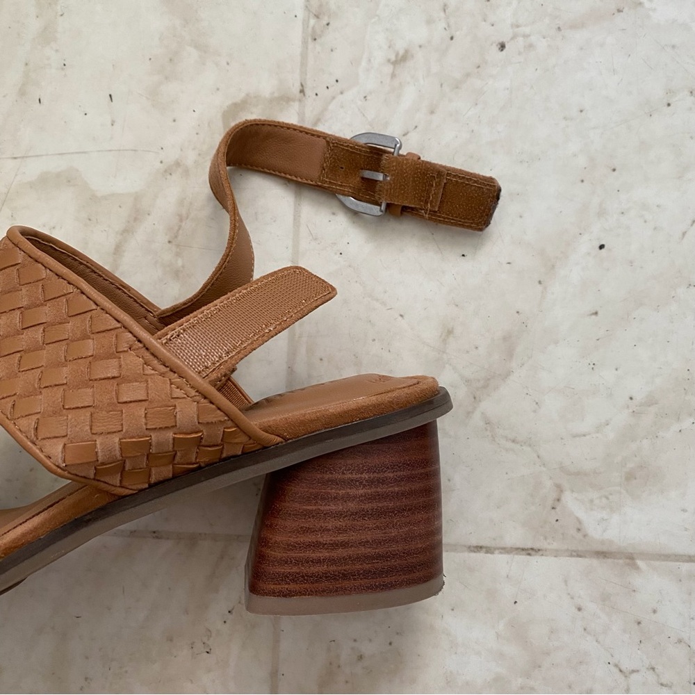 $189 Gentle Souls Manda Brown Woven Leather Square Toe Block Heels Sandals Sz 9 - Picture 13 of 15